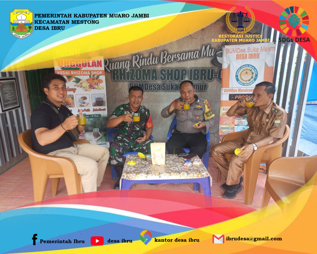 Kebersamaan Kepala Desa Ibru dan Aparat Hukum di Kedai BUMDesa Suka Makmur