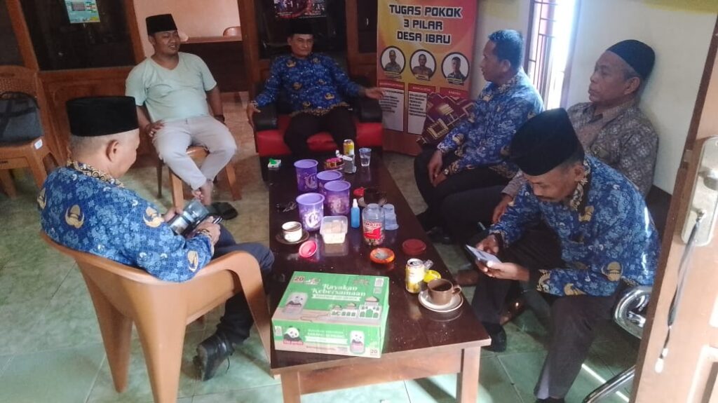Camat Mestong Berkunjung ke Desa Ibru