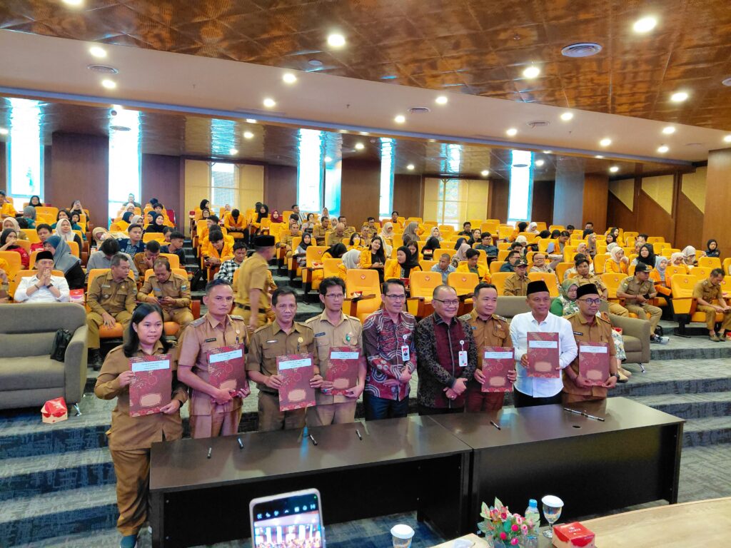 Pembekalan dan Penandatanganan Kerjasama antara PPK ORMAWA dan IDE Universitas Jambi bersama Pemerintah Desa Ibru.